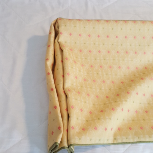 Cheery Bright Yellow Vallance - Picture 2 of 6